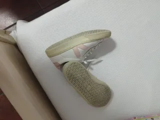 Zapatillas Veja Blancas y Rosas