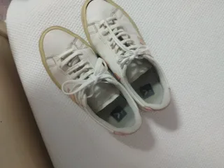 Zapatillas Veja Blancas y Rosas