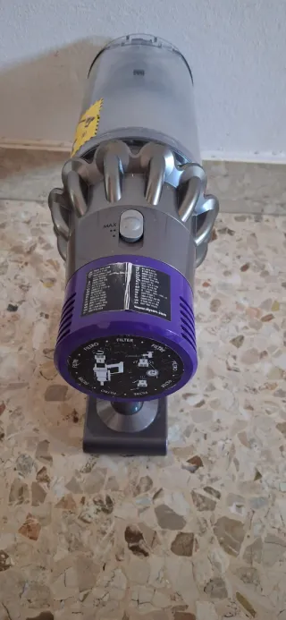 Dyson V10 SV12 Aspirapolvere Senza Fili