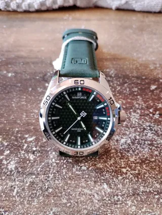 Reloj Naviforce Verde y Plateado