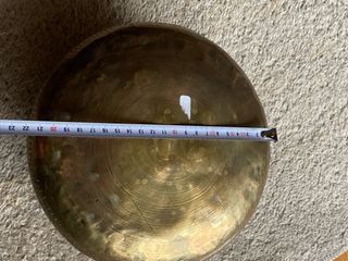 Olla antigua de latón