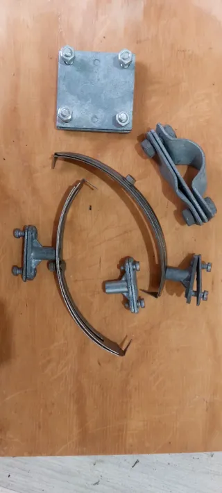 Supporti e Morsetti Metallici