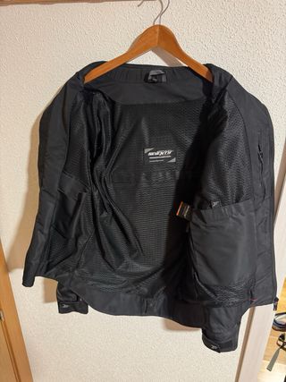 Chaqueta de moto negra seventy