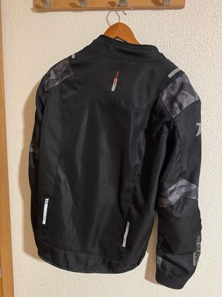 Chaqueta de moto negra seventy
