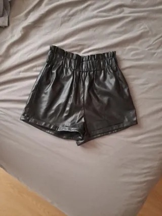 Falda pantalón efecto piel negra T.XS