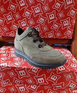 Scarpe donna camoscio l colore taupe