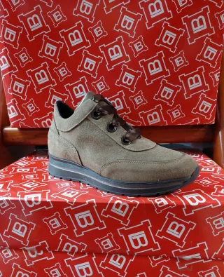 Scarpe donna camoscio l colore taupe