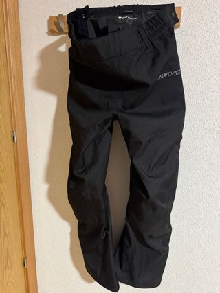 REV'IT! Cubre Pantalón Negro