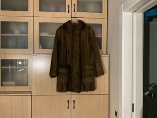 Abrigo de piel de zorro marrón