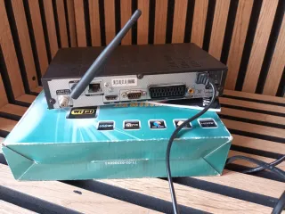 Decodificador Iris 9600 HD 02 WiFi Multimedia