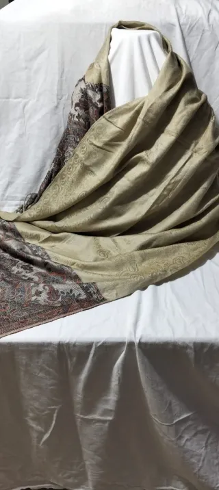 Sciarpa calda beige e rossa senza tag pero nuovo