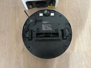 Robot aspirador y fregasuelos