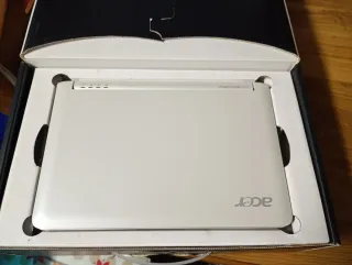 Mini portátil Acer Aspire One Blanco