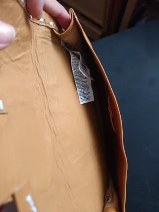 Bolso de cuero bovino con diseño