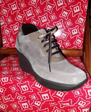 Scarpa donna camoscio zeppa  taupe/marrone