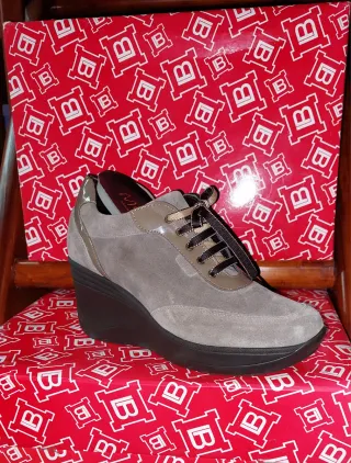 Scarpa donna camoscio zeppa  taupe/marrone