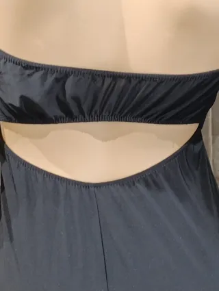 Vestido largo negro con pedrería