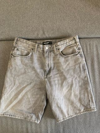 Pull&Bear Vaqueros Grises Cortos