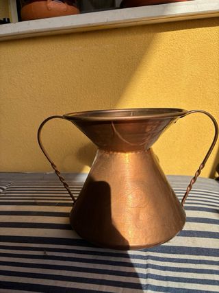 Brocca in rame con manici