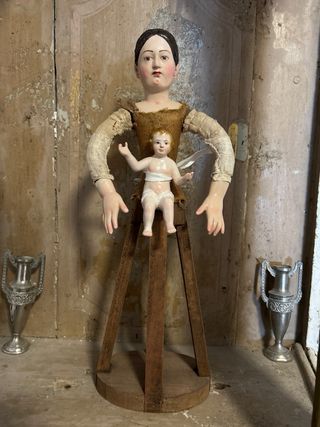 Antigua Virgen de Gloria con Niño