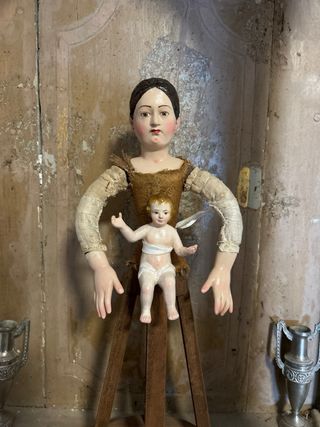 Antigua Virgen de Gloria con Niño