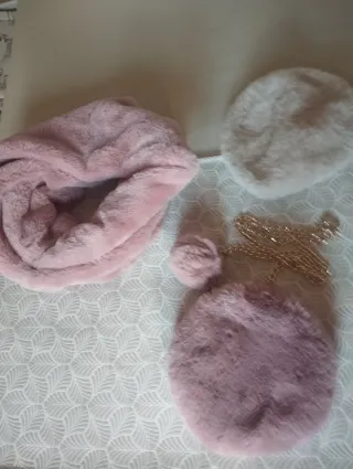 Conjunto Bolso, Cuello y Gorra Parisina Rosa