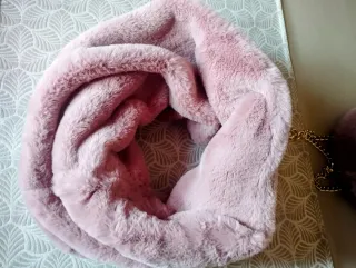 Conjunto Bolso, Cuello y Gorra Parisina Rosa