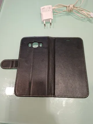 Samsung Galaxy J7 - Custodia e Caricatore