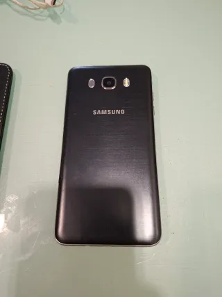 Samsung Galaxy J7 - Custodia e Caricatore