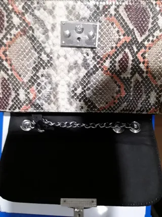 Bolso de mano estampado piel serpiente