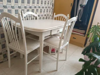 Mesa de comedor blanca extensible