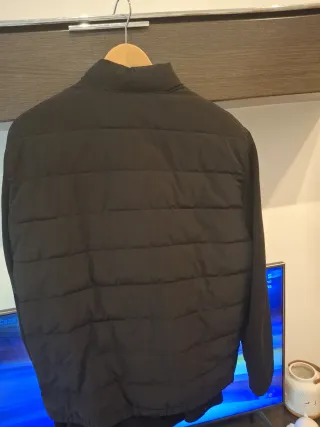 Cazadora Zara acolchada negra