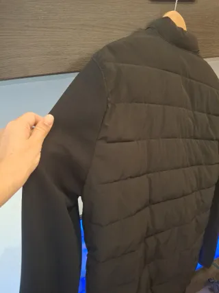 Cazadora Zara acolchada negra