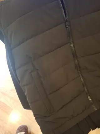 Cazadora Zara acolchada negra