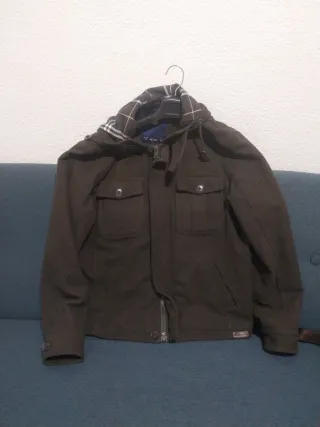 Chaqueta de paño con capucha