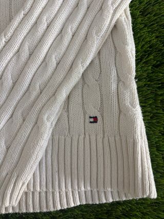 Lote de 3 Prendas: Adidas + Tommy Hilfiger.