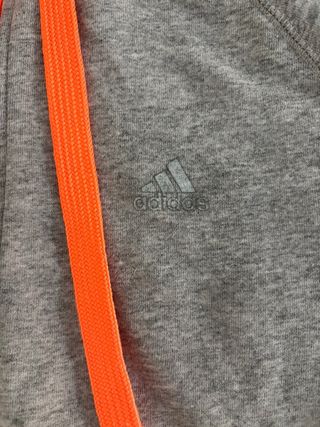 Lote de 3 Prendas: Adidas + Tommy Hilfiger.