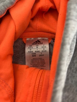 Lote de 3 Prendas: Adidas + Tommy Hilfiger.