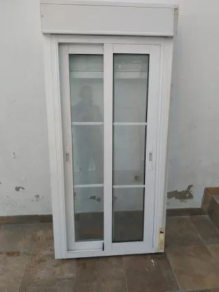 Ventana corredera aluminio con persiana