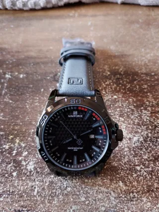 Reloj Naviforce Negro y Plateado