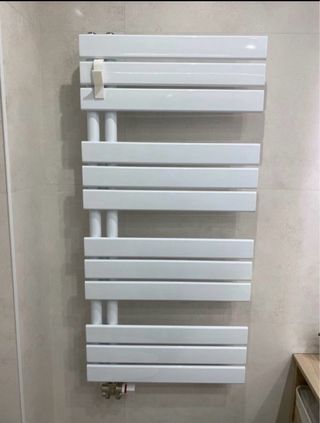 Radiador toallero Emke blanco