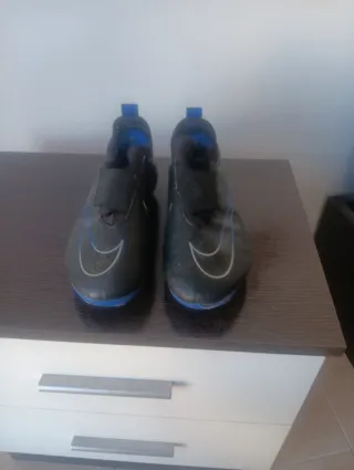 Botas de fútbol Nike Mercurial Negras y Azules