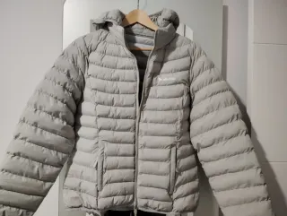 Chaqueta Columbia gris con capucha