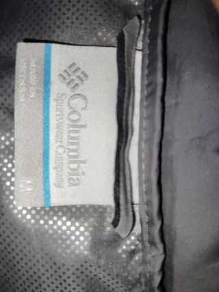 Chaqueta Columbia gris con capucha