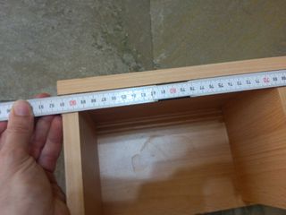 Estante de pared de madera beige