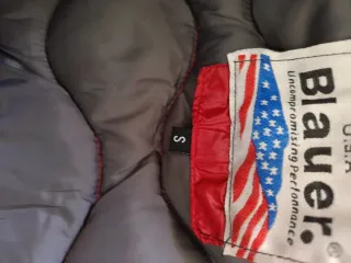 Blauer Giubbotto Rosso Cappuccio