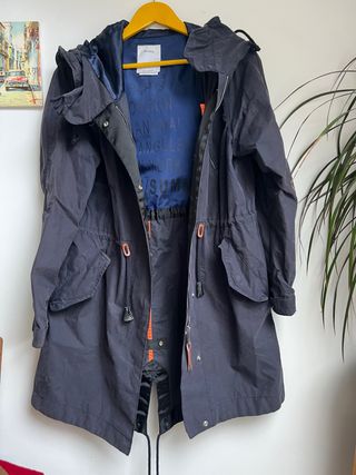 Gabardina Bershka azul marino Talla M