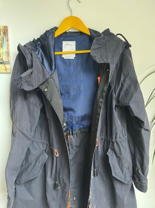 Gabardina Bershka azul marino Talla M