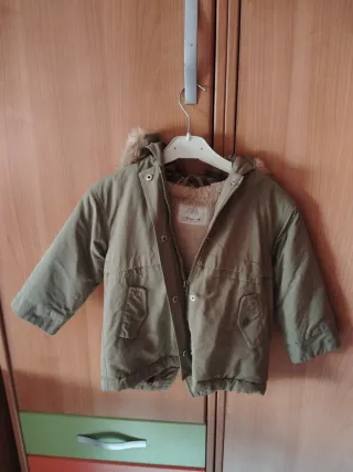 Abrigo Zara niño forrado con capucha abotonada