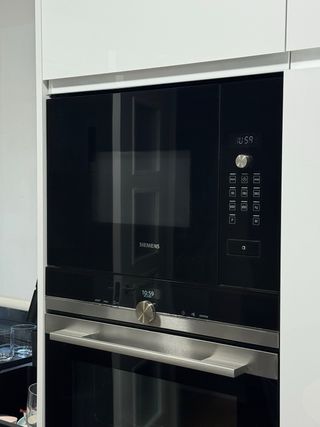 Microondas integrable Siemens Negro